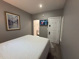 Stay549 - Adults Only Bed and Breakfast