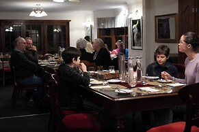 Girraween Country Inn