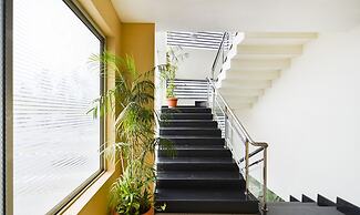 Itsy Hotels Platinum Inn