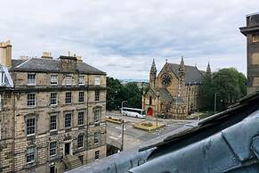 Grade A Listed 2 Bedroom In Edinburgh