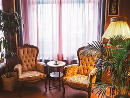 Tante ALMA's Mülheimer Hotel