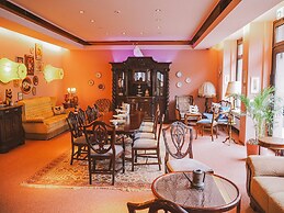 Tante ALMA's Mülheimer Hotel