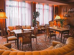 Tante ALMA's Mülheimer Hotel