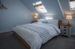 The Nest - 1 Bedroom Apartment - Tenby