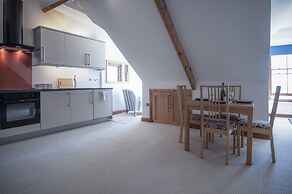 The Nest - 1 Bedroom Apartment - Tenby