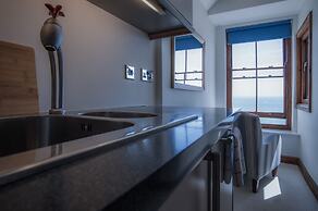 The Nest - 1 Bedroom Apartment - Tenby