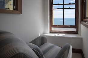 The Nest - 1 Bedroom Apartment - Tenby