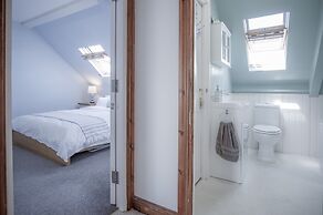 The Nest - 1 Bedroom Apartment - Tenby