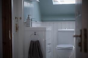 The Nest - 1 Bedroom Apartment - Tenby