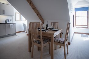 The Nest - 1 Bedroom Apartment - Tenby