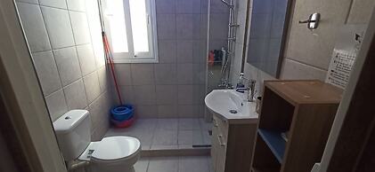 2 Bed Flat - Sleeps 5 - Parking - Wifi