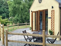 1 Bedroomed Detached Holiday Retreat Pant