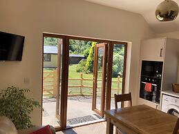1 Bedroomed Detached Holiday Retreat Pant