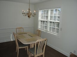 1204m 1 Bedroom Condo by Redawning