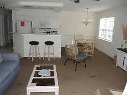 1204m 1 Bedroom Condo by Redawning