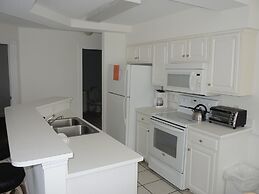 1204m 1 Bedroom Condo by Redawning