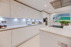 Palace Wharf Apartments