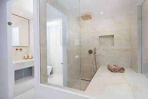 Cycladic Suites & Spa