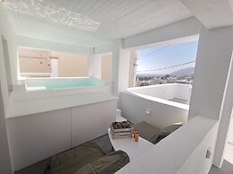 Cycladic Suites & Spa