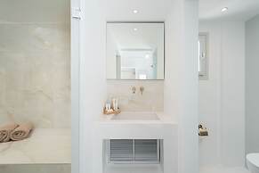 Cycladic Suites & Spa