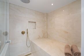 Cycladic Suites & Spa