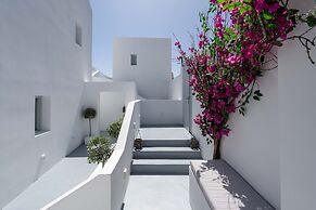Cycladic Suites & Spa