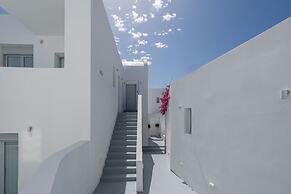 Cycladic Suites & Spa