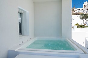 Cycladic Suites & Spa