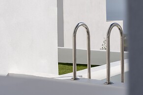 Cycladic Suites & Spa