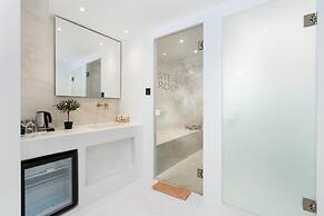 Cycladic Suites & Spa