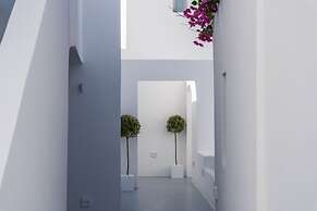 Cycladic Suites & Spa