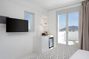 Cycladic Suites & Spa
