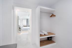 Cycladic Suites & Spa