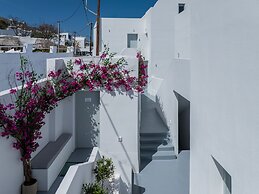 Cycladic Suites & Spa