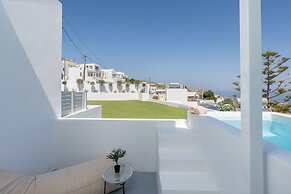 Cycladic Suites & Spa