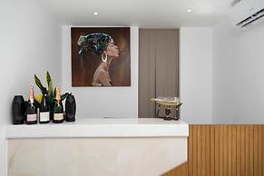 Cycladic Suites & Spa