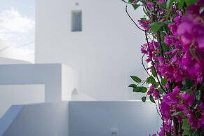 Cycladic Suites & Spa