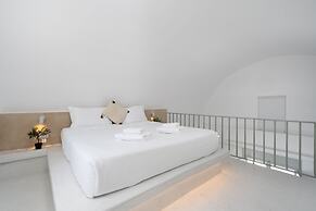 Cycladic Suites & Spa