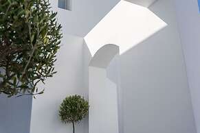 Cycladic Suites & Spa