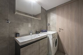 Elegant Mavili Suite by Cloudkeys