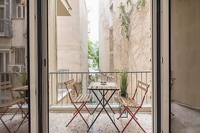 Elegant Mavili Suite by Cloudkeys