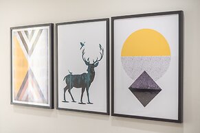 Elegant Mavili Suite by Cloudkeys