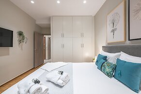 Elegant Mavili Suite by Cloudkeys