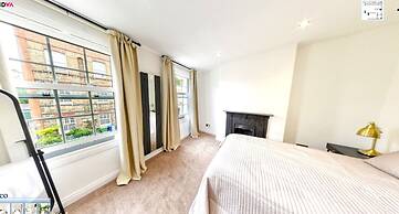 Charming 2-bed House in London
