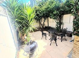 Charming 2-bed House in London