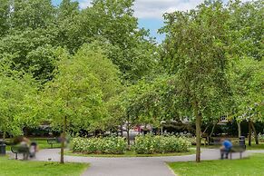 Charming 2-bed House in London