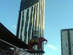 Charming 2-bed House in London