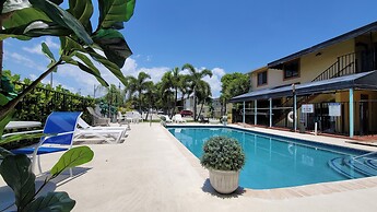 Sunny Palms Inn