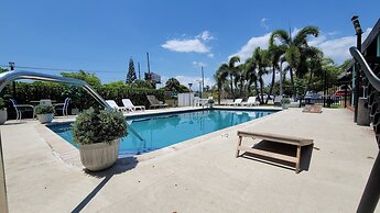 Sunny Palms Inn