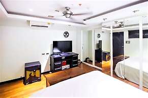 20th Floor 2-bed Condo With Stunning Views